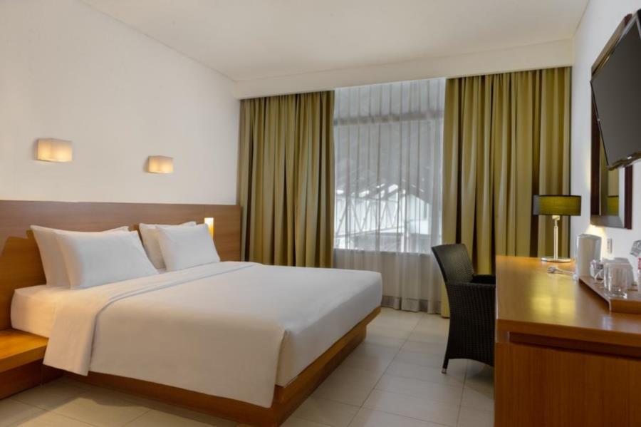 Hotel Santika Pasir Koja Бандунг Экстерьер фото