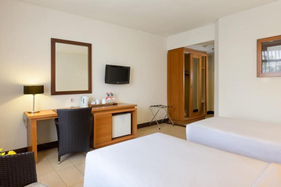 Hotel Santika Pasir Koja Бандунг Экстерьер фото